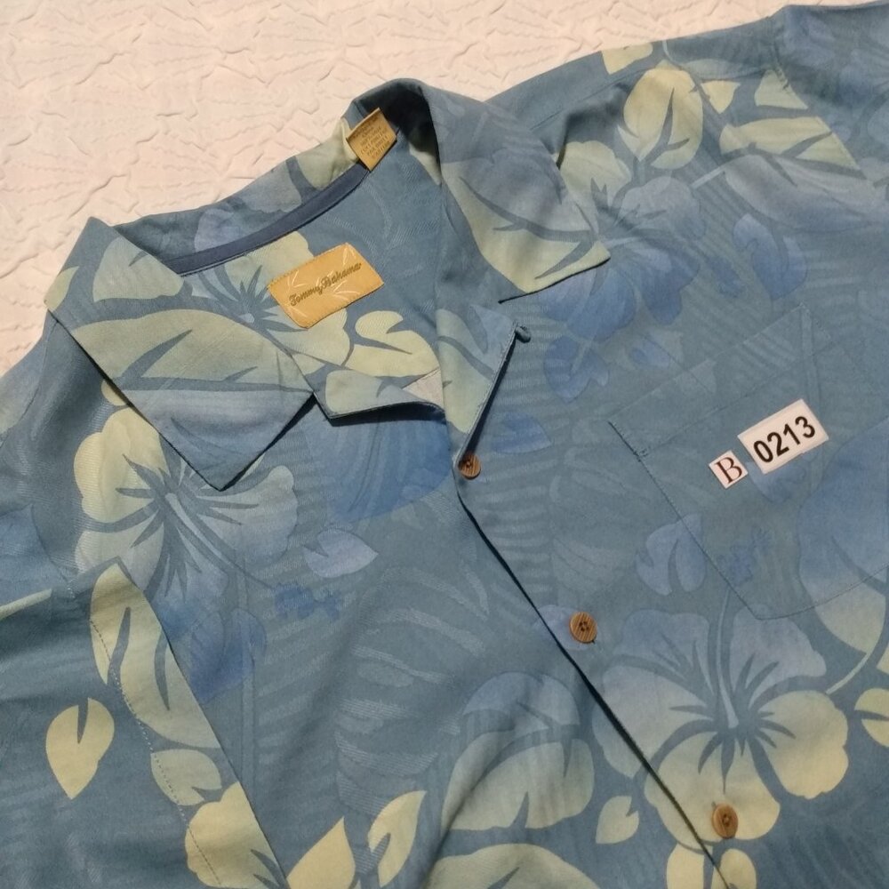 Tommy Bahama Men's silk shirt